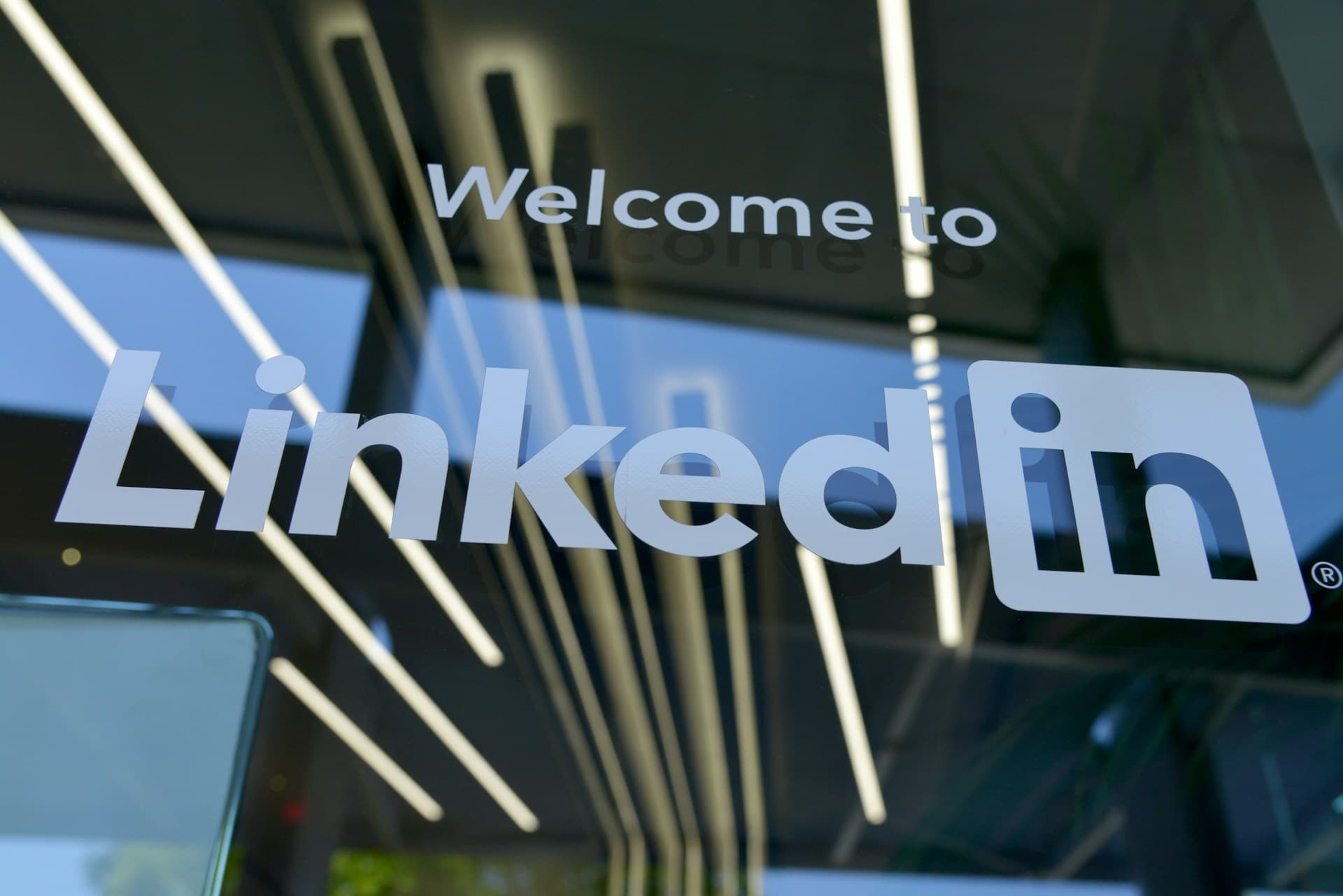 Mijn Succesverhaal: Hoe Ik Mijn LinkedIn-Profiel Transformeerde en Een Nieuwe Baan Vond
